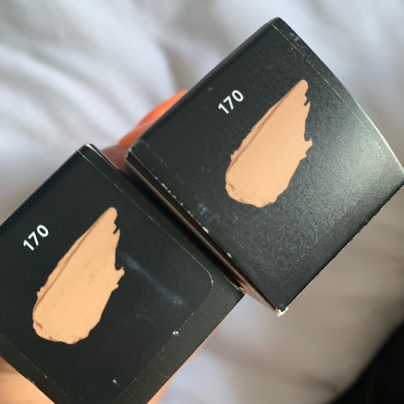 Fenty Beauty Other - Fenty Beauty Pro Filt'r Soft Matte Foundation Fenty Beauty Other - Fenty Beauty Pro Filt'r Soft Matte Foundation